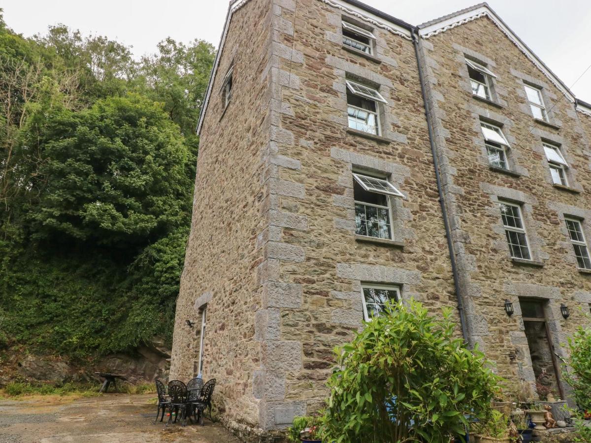 The Old Mill Villa Milford Haven Exteriör bild